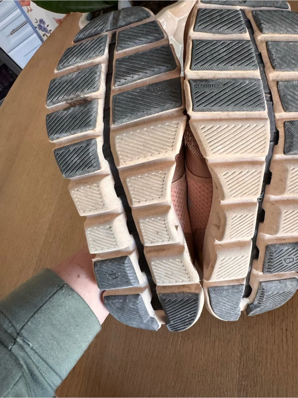 On Cloud Mocha X running shoe size 9 - Picture 4 of 5